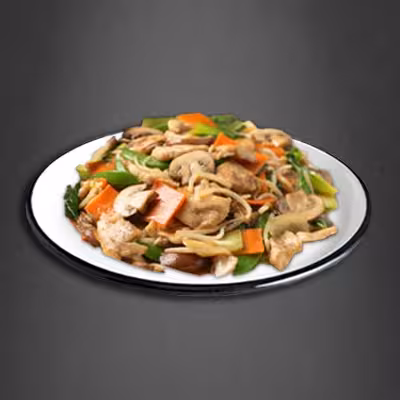Knuspriges Hühnerfleisch mit verschiedenem Gemüse und Chop Suey